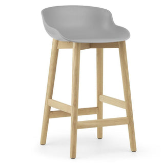 Normann Copenhagen Hyg oak bar stool with polypropylene seat h. 65 cm. Normann Copenhagen Hyg Grey - Buy now on ShopDecor - Discover the best products by NORMANN COPENHAGEN design