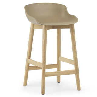 Normann Copenhagen Hyg oak bar stool with polypropylene seat h. 65 cm. Normann Copenhagen Hyg Sand - Buy now on ShopDecor - Discover the best products by NORMANN COPENHAGEN design