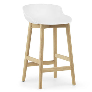 Normann Copenhagen Hyg oak bar stool with polypropylene seat h. 65 cm. Normann Copenhagen Hyg White - Buy now on ShopDecor - Discover the best products by NORMANN COPENHAGEN design