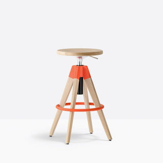 Pedrali Arki-Stool ARKW6 stool in oak wood with orange metal footrest - Buy now on ShopDecor - Discover the best products by PEDRALI design